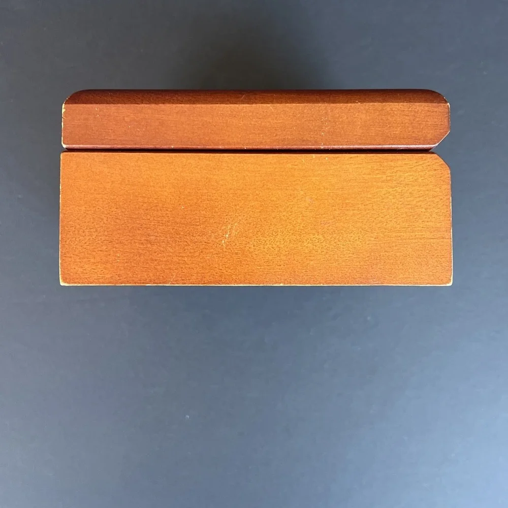 The Unbranded Brand vintage wooden
